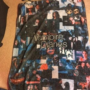 AMAZING THE VAMPIRE DIARIES BLANKET